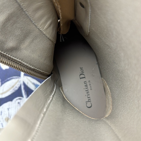 Never used camouflage buckle up & side zipper up rain boots size 8 - Picture 8 of 9